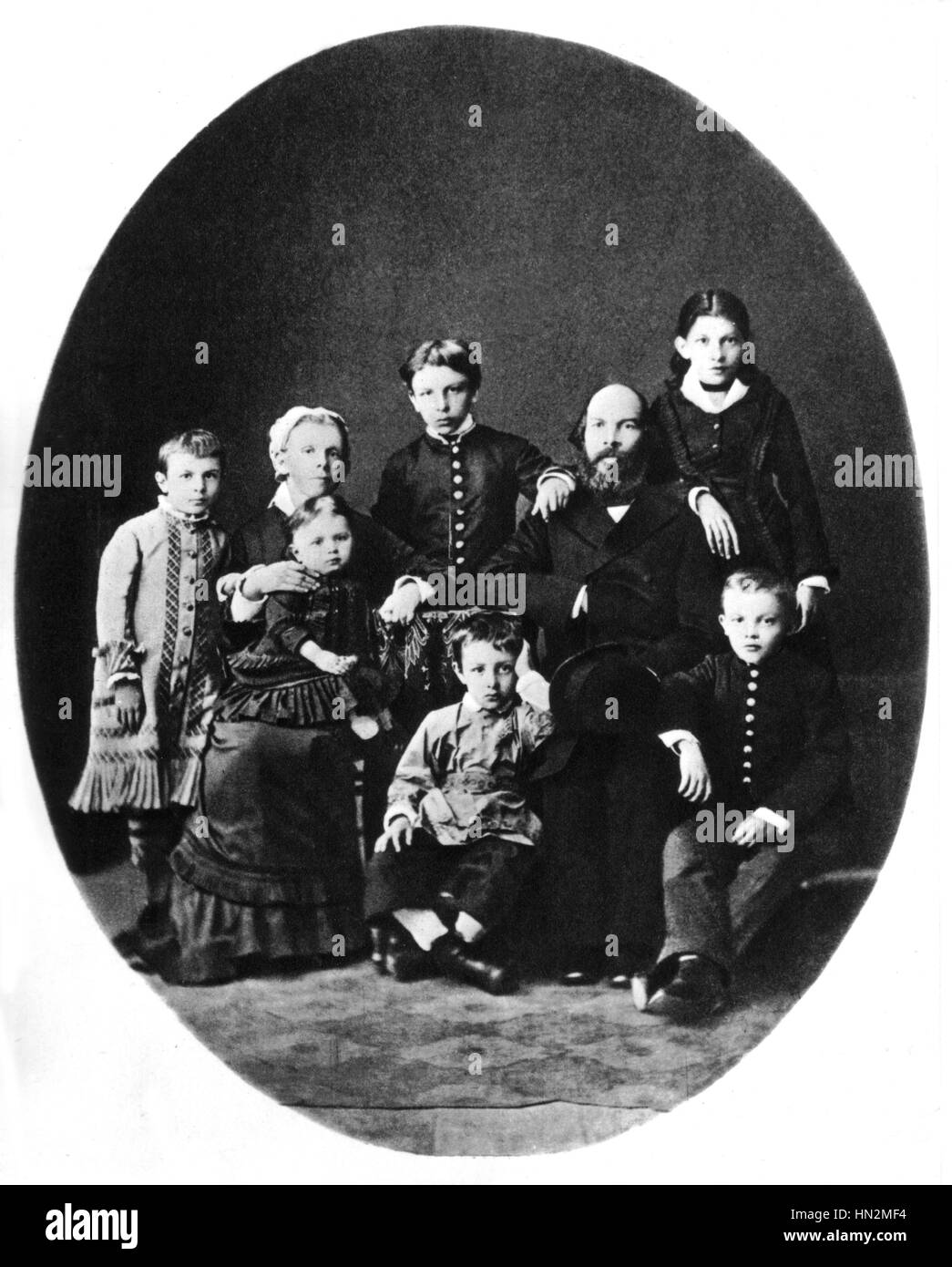 Lenin, umgeben von seiner Familie in Simbirsk 1879 Russland Stockfoto