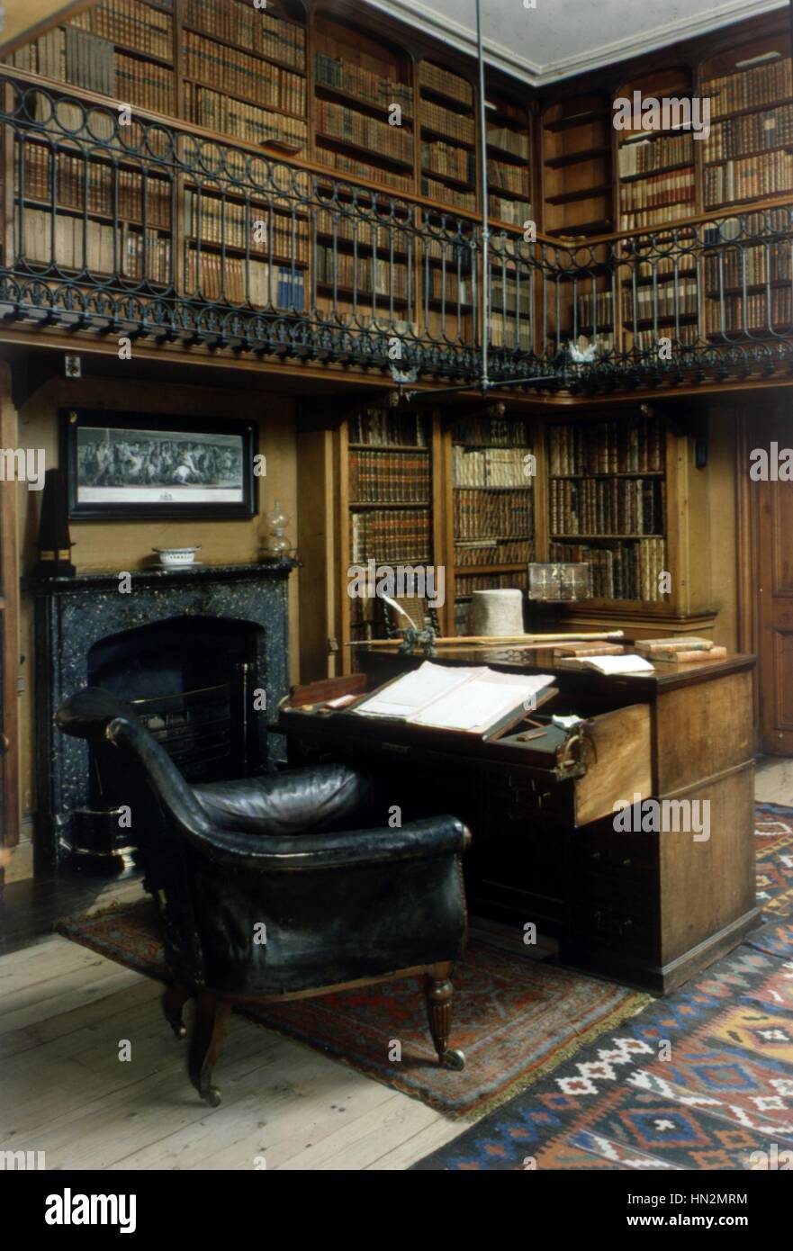 Sir Walter Scott (1771-1832) Büro in Abbotsford, Schottland.  20. Jahrhundert in England Stockfoto