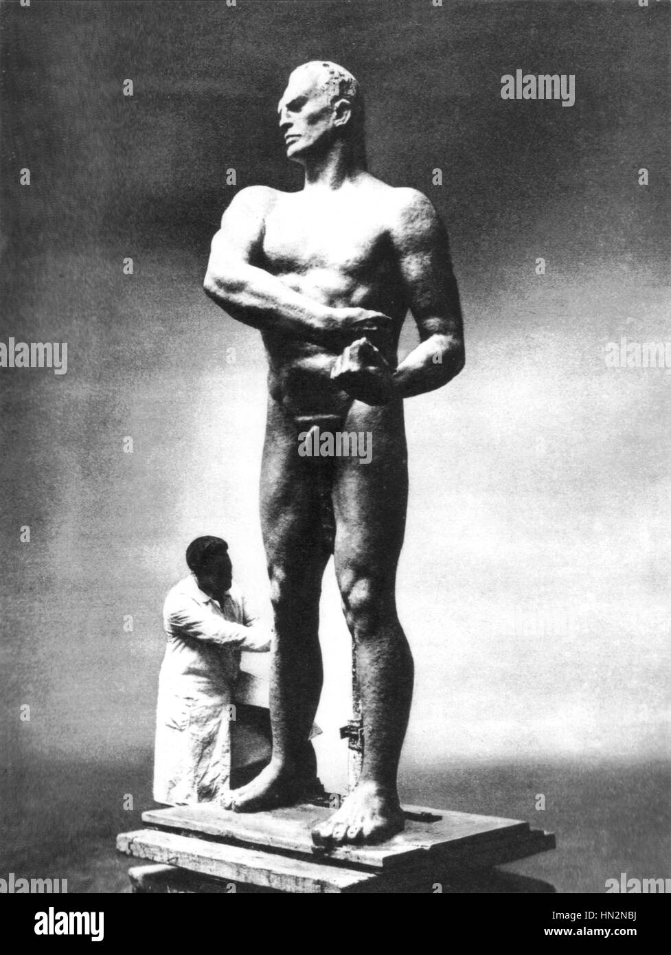 Moumental Statue errichtet von Thorak an das Reich Sport Bereich 20th Century Germany Stockfoto