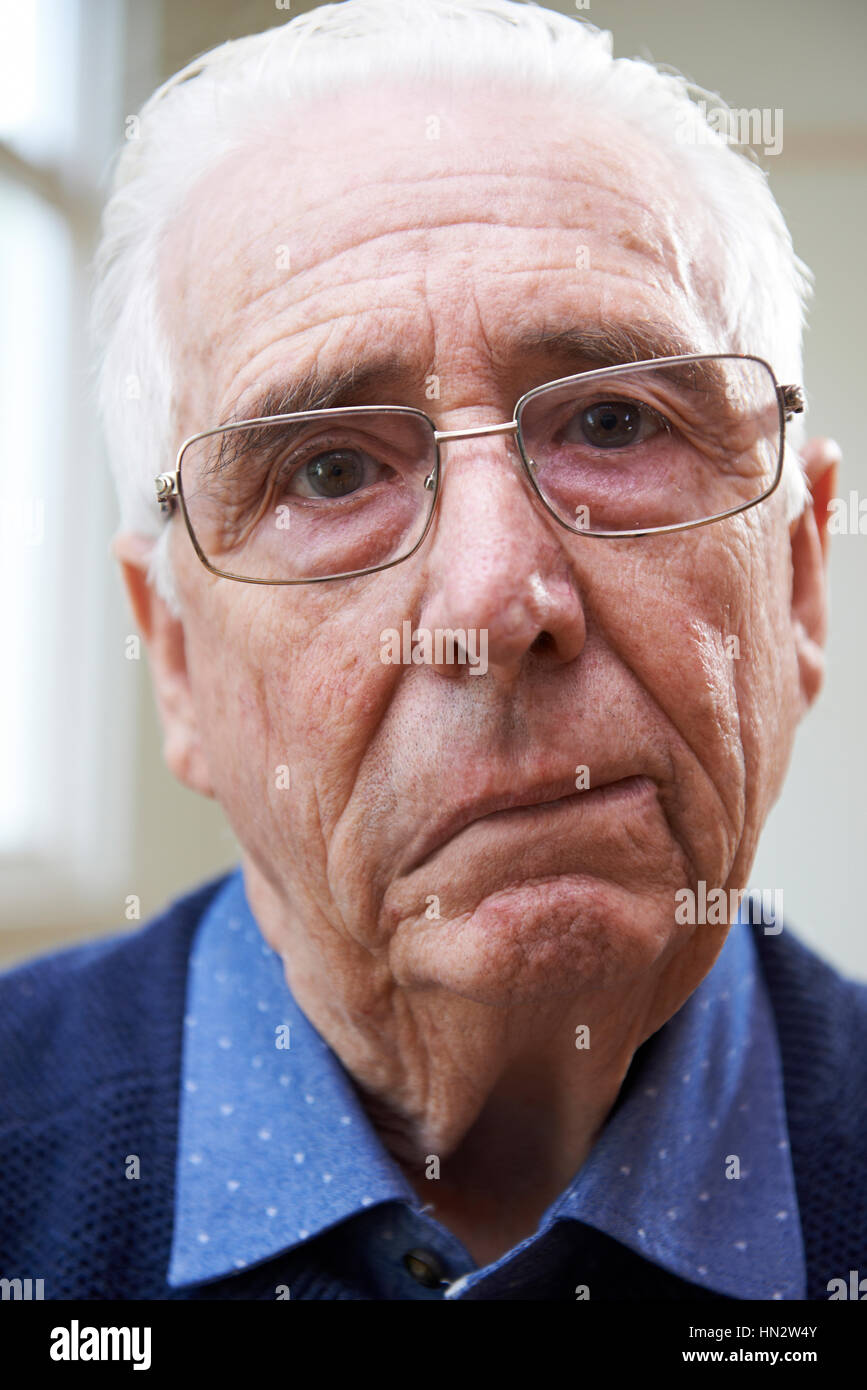 Portrait Of Senior Man Schlaganfall Stockfoto