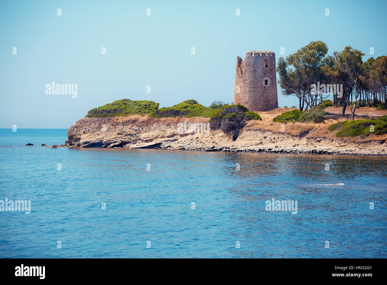 Küsten-Turm in Porto Giunco, Sardinien, Italien Stockfoto