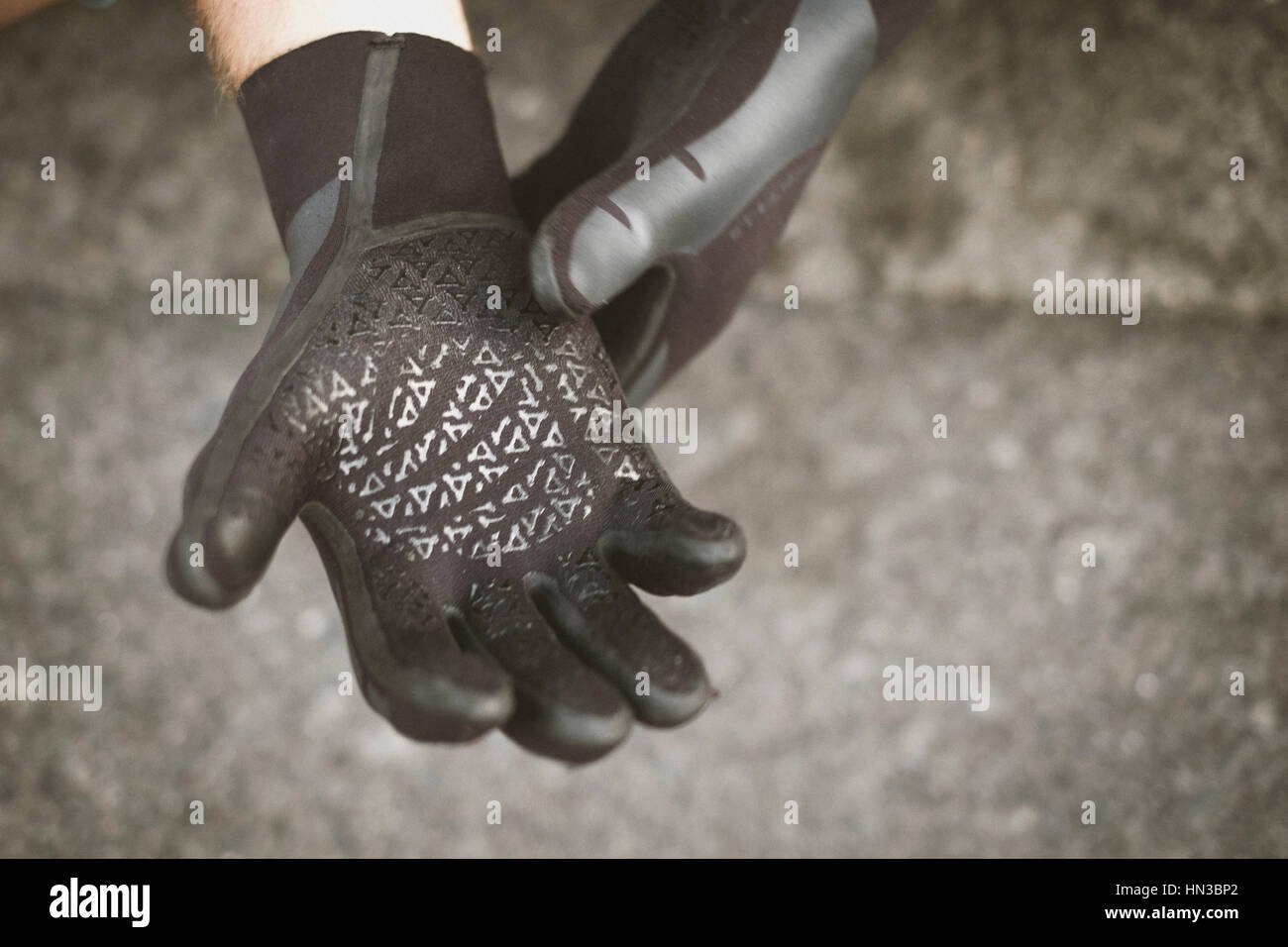 Dicke handschuhe -Fotos und -Bildmaterial in hoher Auflsung  Alamy