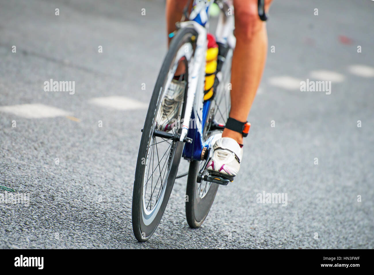 Nicht erkennbare Radprofi während der Fahrrad-Wettbewerb. Stockfoto