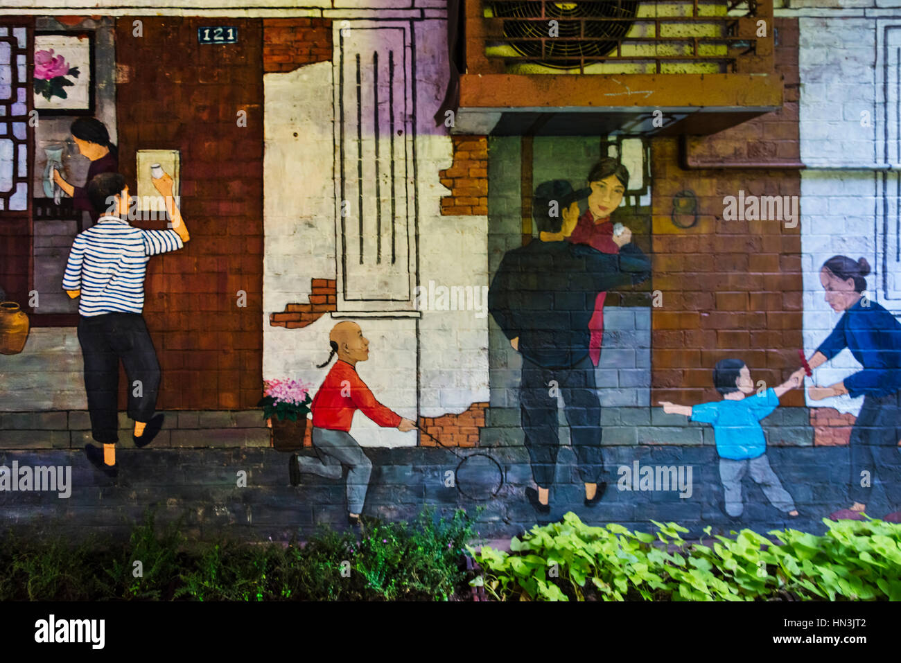 Wandbild auf der Straße in Tianzifang, eine Kunst und Kunsthandwerk-Enklave im Bereich French Concession, Shanghai, China Stockfoto