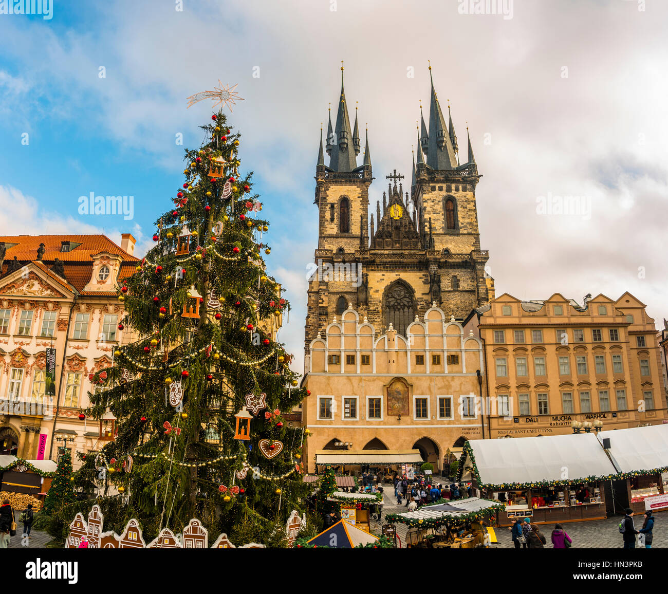 Teynkirche, Weihnachtsmarkt auf dem Altstädter Ring, Altstadt, Prag, Böhmen, Tschechische Republik Stockfoto