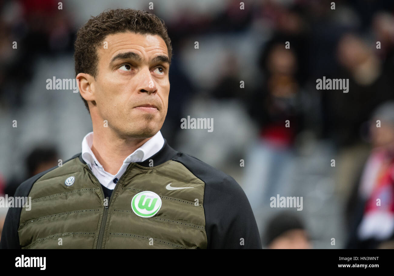 München, 7. Februar 2017. Wolfsburgs Headcoach Valerien Ismael während den deutschen DFB Pokal match zwischen Bayern München und VfL Wolfsburg in der Allianz Arena in München, 7. Februar 2017. Bildnachweis: Dpa picture Alliance/Alamy Live News Stockfoto