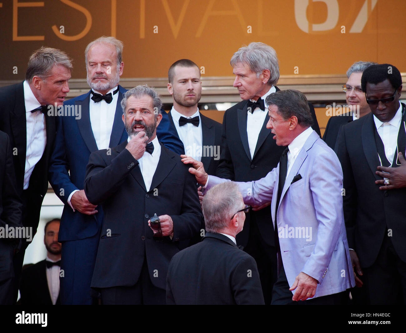 Die Besetzung von Expendables 3, wie Sylvester Stallone, Mel Gibson, Harrison Ford, Kelsey Grammar, Dolph Lungren und Kellan Lutz angekommen auf dem roten Teppich der Filmfestspiele von Cannes am 18. Mai 2014, in Cannes, Frankreich.  Foto von Francis Specker Stockfoto