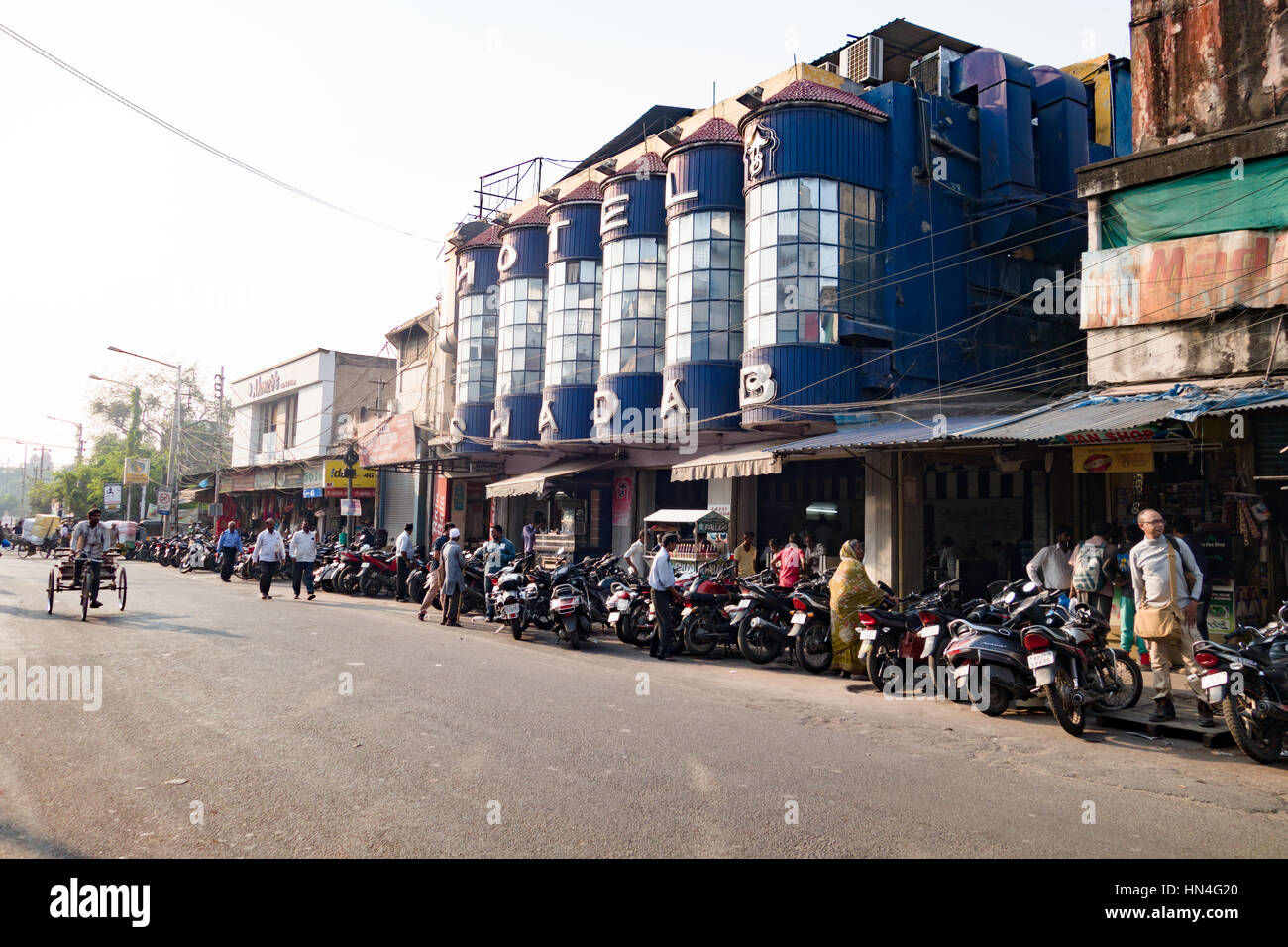 Hotel-Benutzer ist eine beliebte Irani Cafe in Hyderabad, Indien Stockfoto