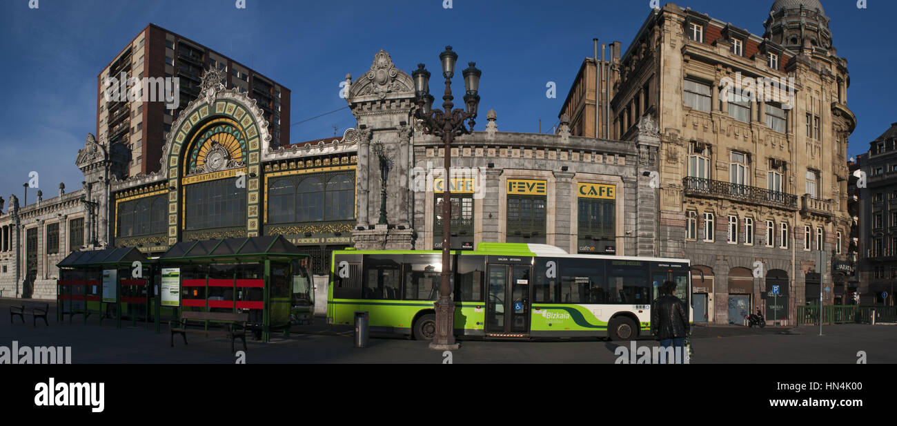 Spanien: Bilbao Concordia Station, gebaut in einem modernistischen Art Nouveau Stil, bekannt als Bilbao Santander Station verbindet die 2 Städte von Schmalspurbahn Stockfoto