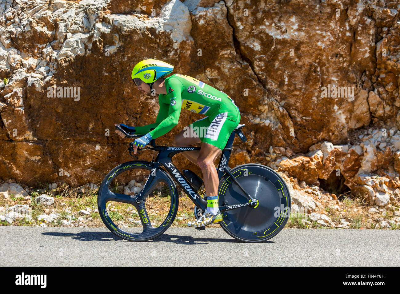 Col du Serre de Tourre, Frankreich - Juli 15,2016: der slowakischen Radrennfahrer Peter Sagan Tinkoff-Team im grünen Trikot, während eine einzelne Zeit Tri reitet Stockfoto