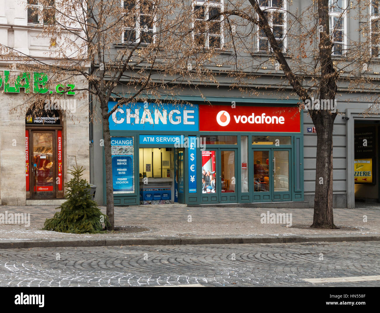 Prag, Tschechische Republik - 17. Januar: Vodafone Shop am Wenzelsplatz, Prag. in Prag, tschechische Republik. Am 17. Januar 2017. Stockfoto