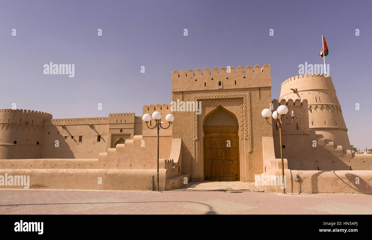 BURAIMI, OMAN - Al-Khandaq Fort, eine restaurierte 400-Jahr-alten Wüste Festung. Stockfoto