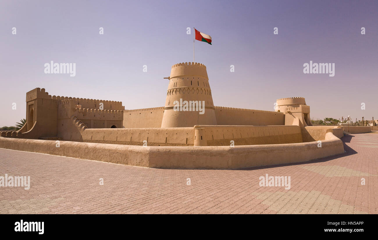 BURAIMI, OMAN - Al-Khandaq Fort, eine restaurierte 400-Jahr-alten Wüste Festung. Stockfoto