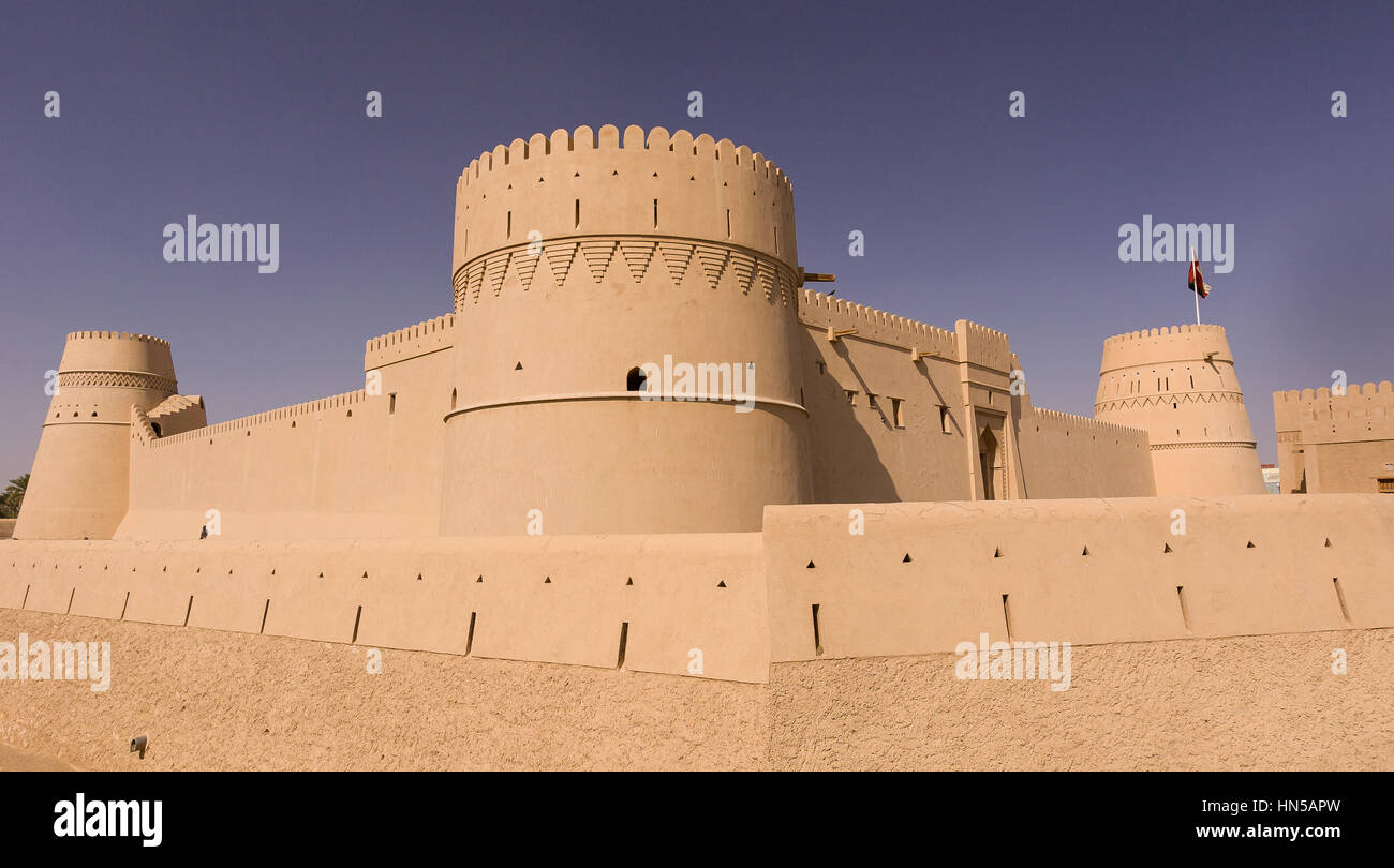 BURAIMI, OMAN - Al-Khandaq Fort, eine restaurierte 400-Jahr-alten Wüste Festung. Stockfoto