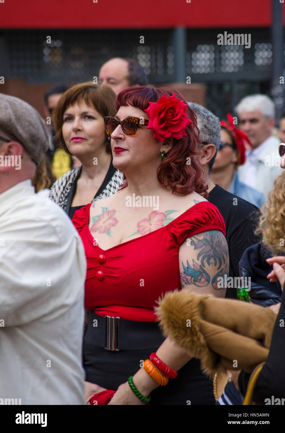 Frau im 50er Jahre Stil auf 2016 Rockabilly Festival, Rockin Race Jamboree, Torremolinos, Andalusien, Spanien. Stockfoto