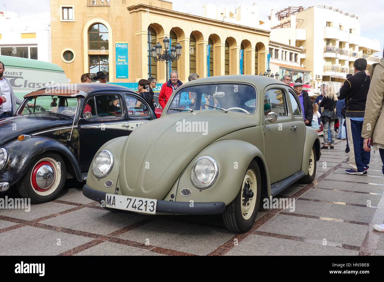 VW Käfer aus den fünfziger Jahren Rockabilly Festival 2016, Rockin Race Jamboree, Torremolinos, Andalusien, Spanien. Stockfoto