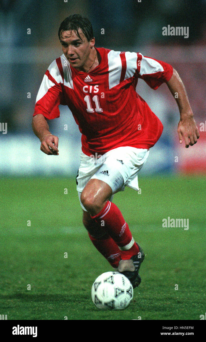 sergei-yuran-cis-benfica-fc-26-juni-1992-hn5efm.jpg