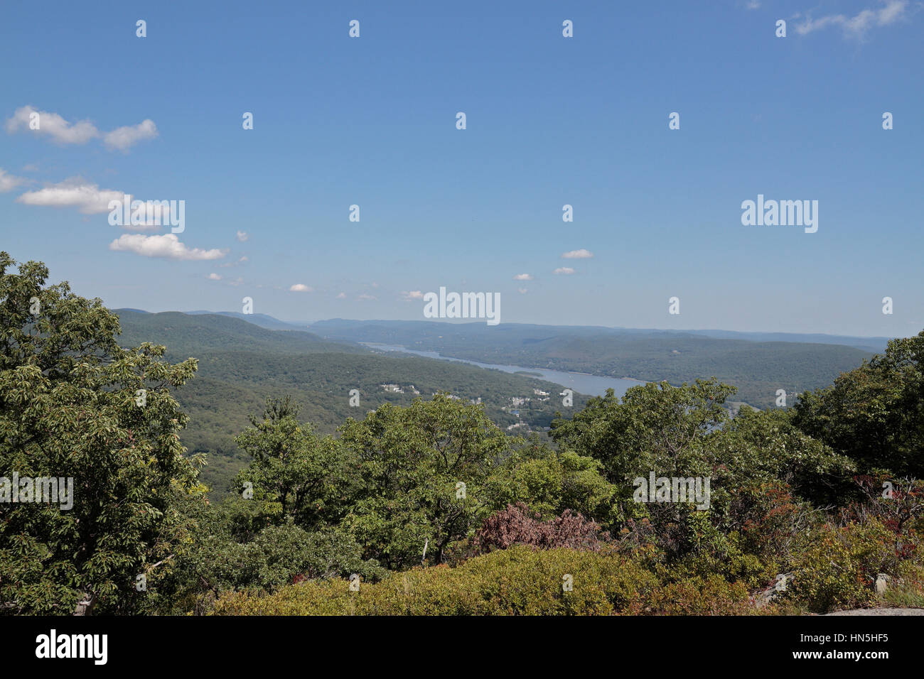 Blick nach Norden in Richtung des Hudson Flusses von Bear Mountain State Park, Rockland County, New York, Vereinigte Staaten von Amerika die erstaunliche anzeigen  Diese Sichtweise ist auf Stockfoto