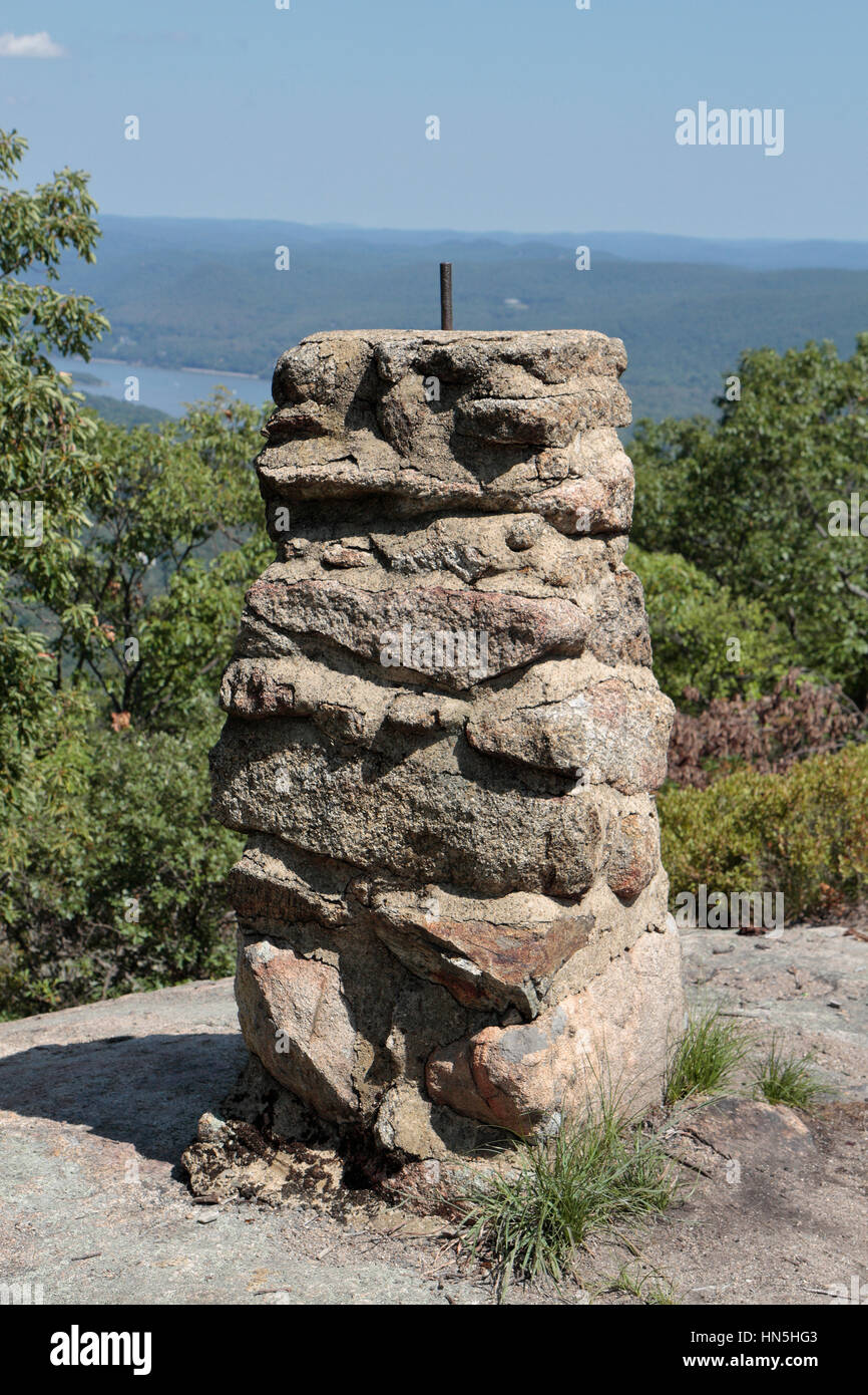 Eine Umfrage des United States Geological Survey zeigen im Bear Mountain State Park, Rockland County, New York, Vereinigte Staaten von Amerika. Stockfoto