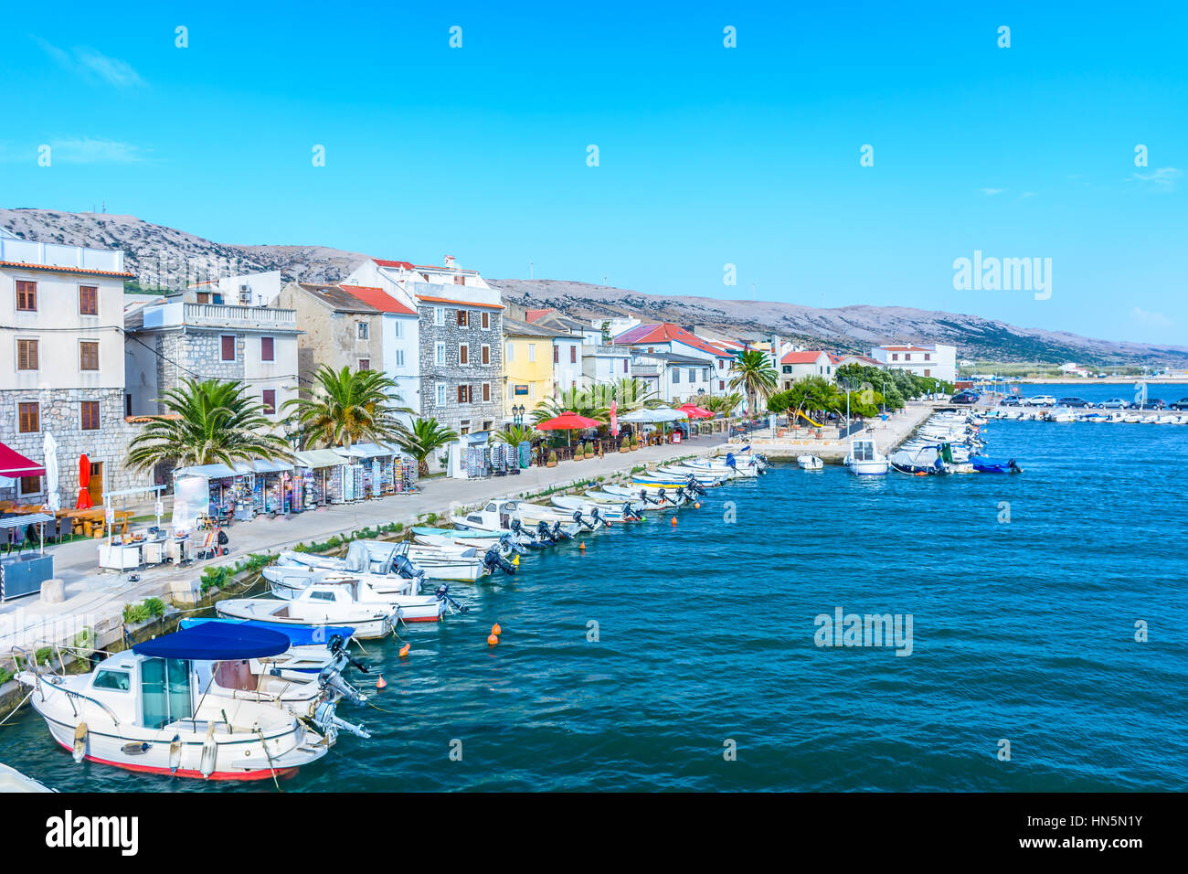 Panoramablick auf der Promenade in der Stadt Pag, Kroatien. Stockfoto