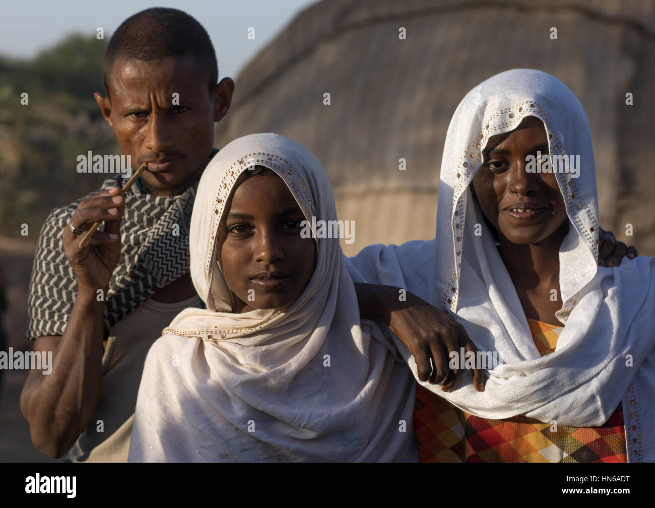 Porträt einer Afar Stammes Familie, Afar-Region, Afambo, Äthiopien Stockfoto