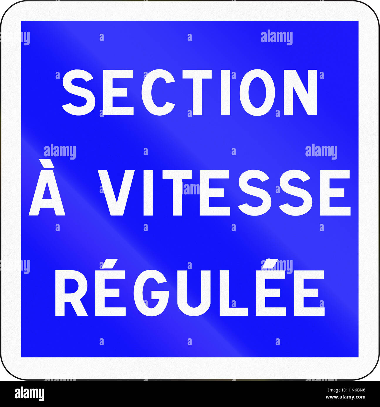 Straßenschild in Frankreich - Abschnitt mit Drehzahlregelung eingesetzt. Stockfoto