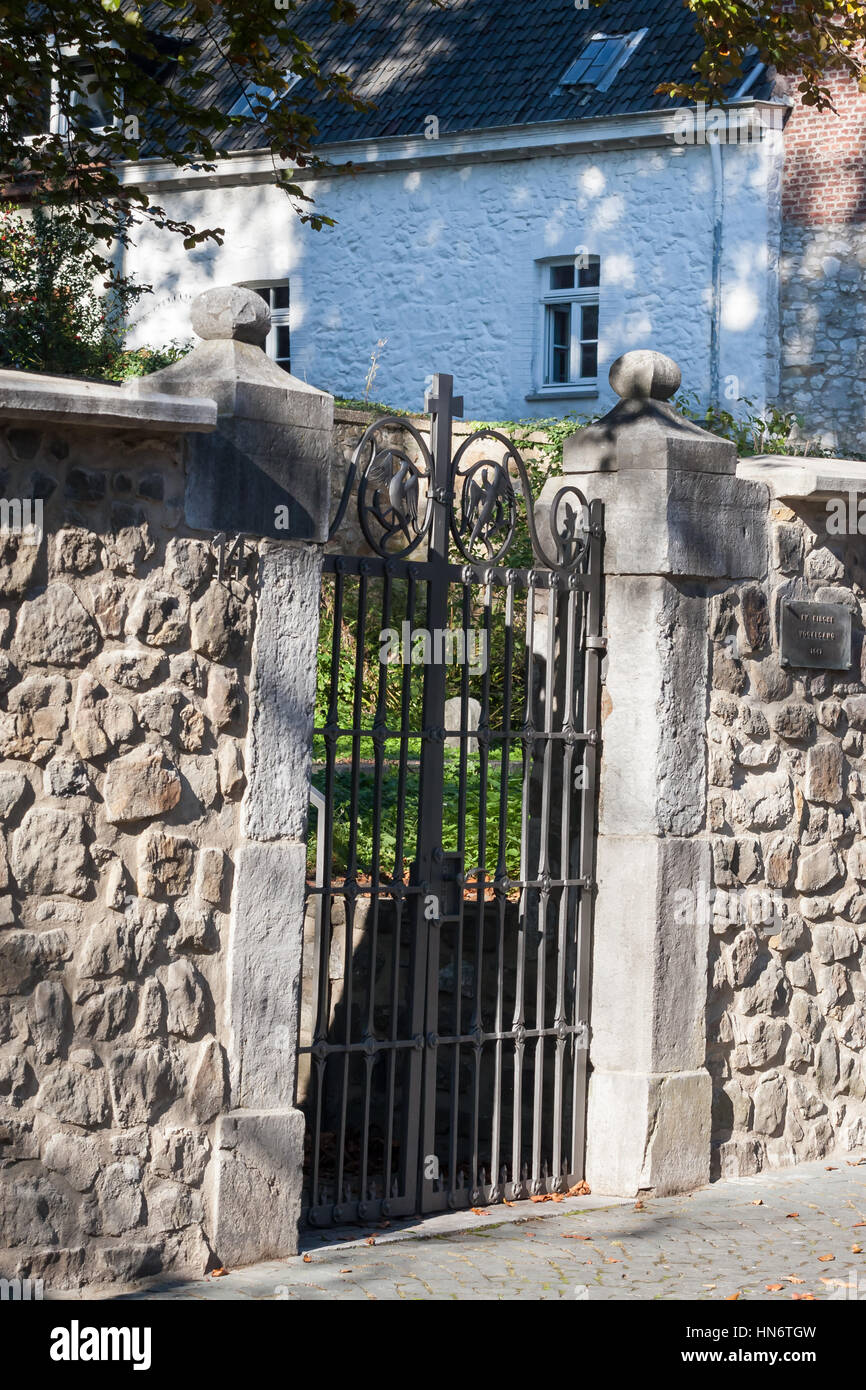 Stolberg, NRW, Altstadt, Eintritt in die vogelsangkirche in der Nähe der Burg. Blick von der vogelsangstrasse - Stolberg, NRW, Nordrhein-Westfalen, Stockfoto