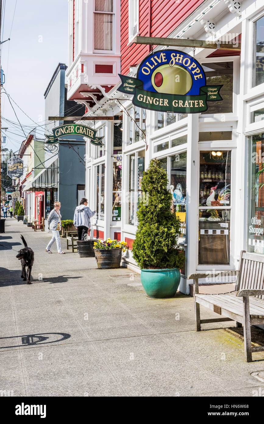 La Conner, USA - 21. April 2016: Geschäfte und Architektur im historischen Dorf im US-Bundesstaat Washington Stockfoto