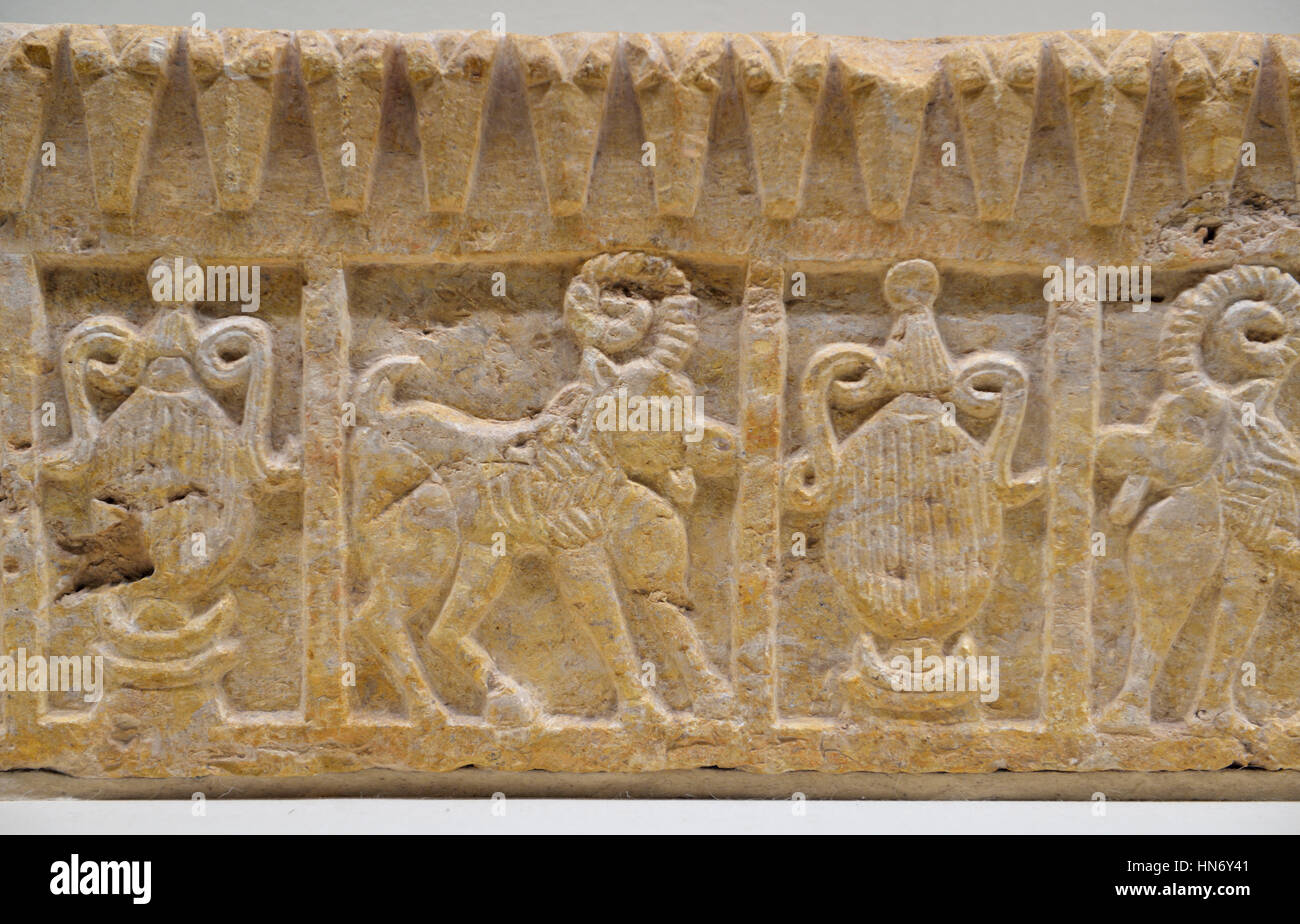Architektur-Element. Qaryat al-Faw. 1. Jahrhundert BCE. Kalkstein. Abteilung für Archäologie, König-Saud-Universität, Riyadh. Saudi-Arabien. Stockfoto