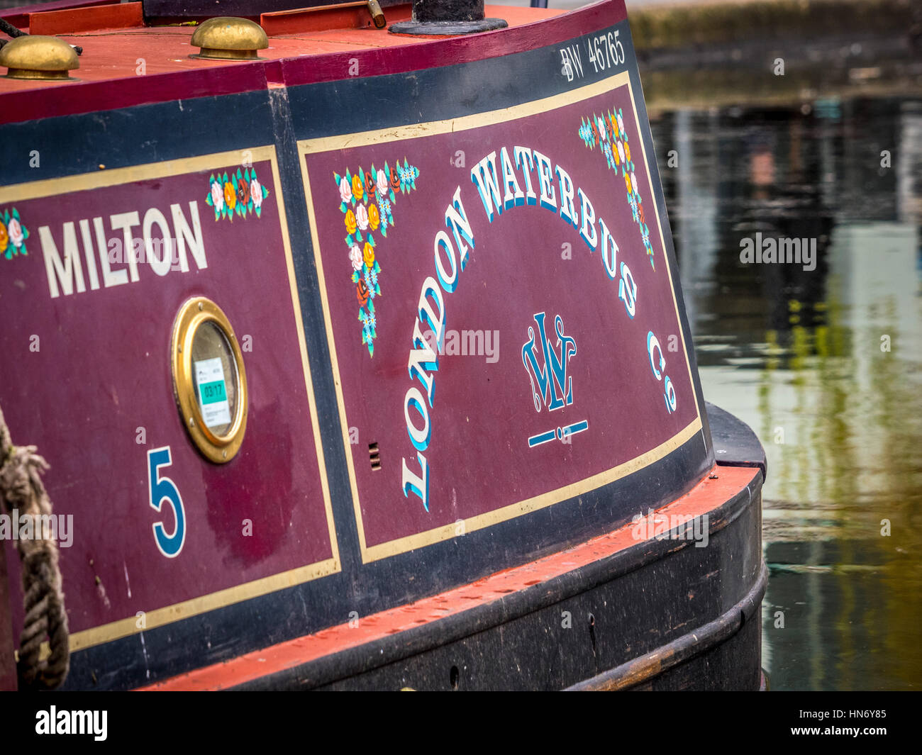 London Wasserbus Firmenschild auf Seite der Kanalboot bemalt Stockfoto