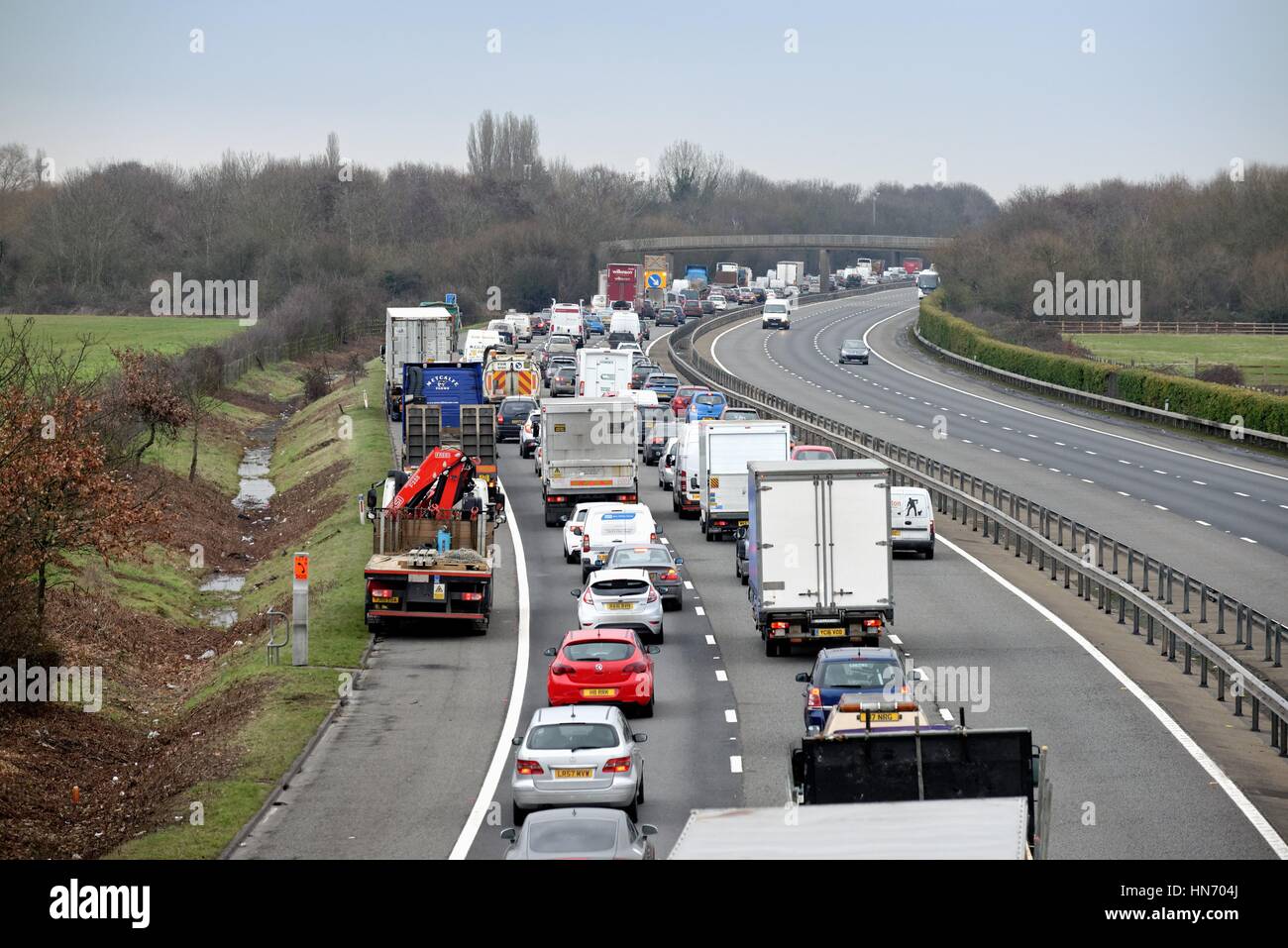Ruhenden Verkehr auf der Autobahn M3 in Shepperton Surrey UK Stockfoto