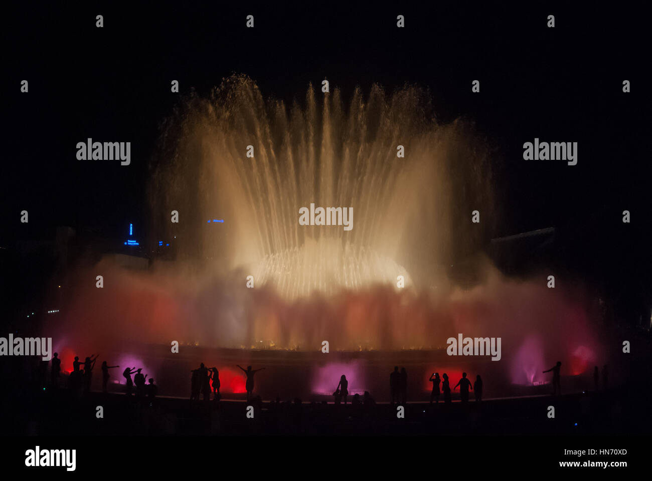 Magische Brunnen von Montjuïc in der Nacht Stockfoto