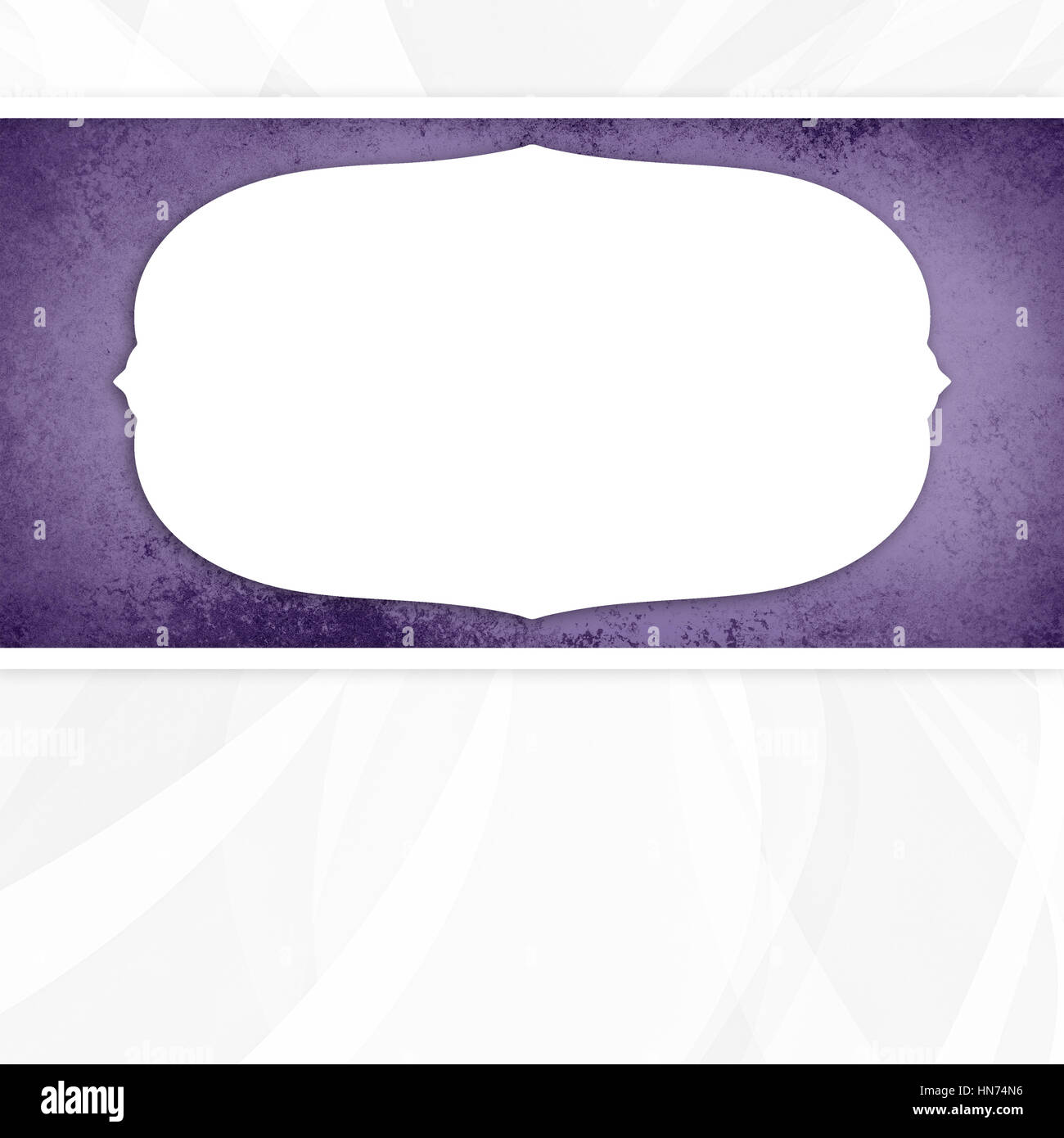 weißer Hintergrund mit abstrakten Formen mit gewölbten grauen Streifen geschichtet und geschichteten lila Band mit weißen ausgefallene Vintage-Rahmen Stockfoto