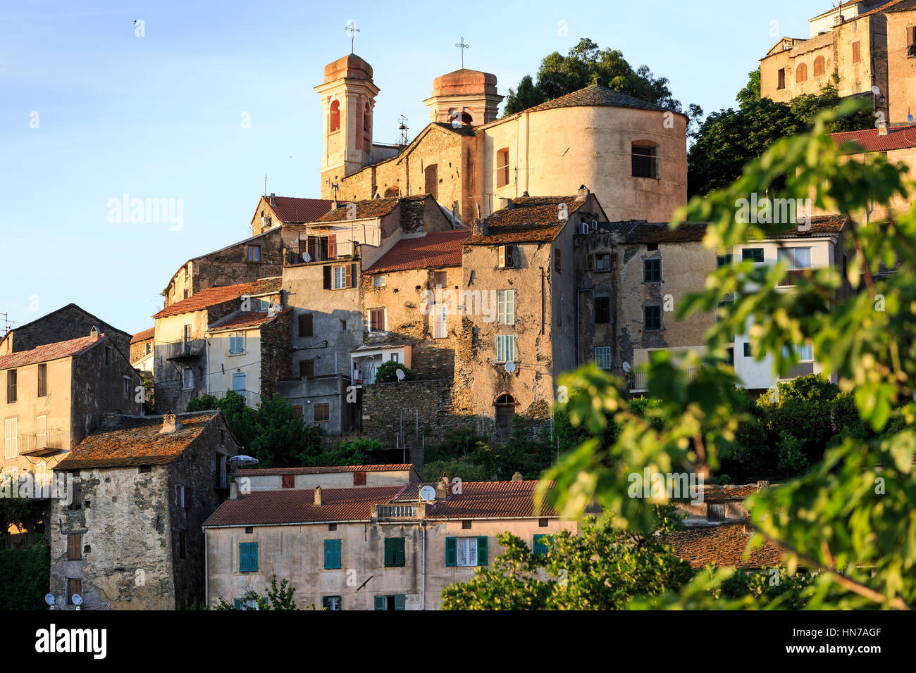 Hilltop Village Oletta, Korsika, Frankreich Stockfoto