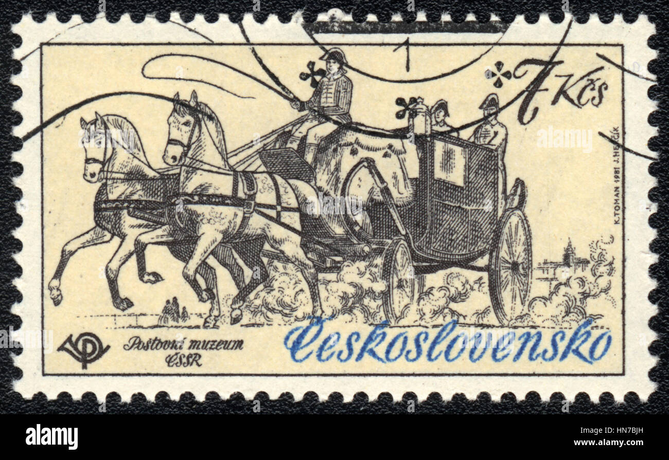 Eine Briefmarke gedruckt in der Tschechoslowakei zeigt eine Postkutsche, Serie ein Postmuseum, ca. 1984 Stockfoto