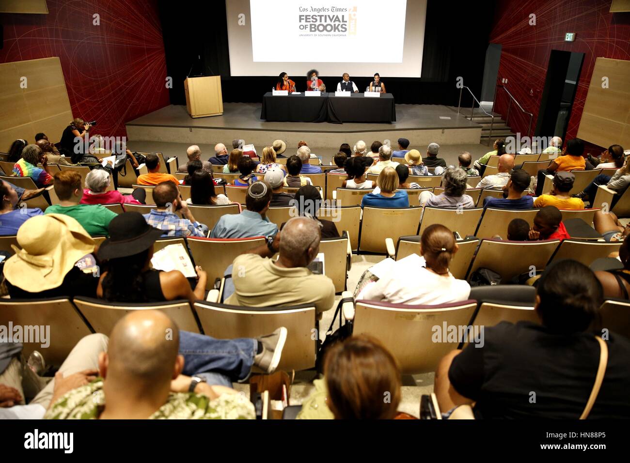 Los Angeles, Kalifornien, USA. 19. April 2015. Robin Coste Lewis, Jody David Armour, Terence Fitzgerald und Shana L. Redmond auf dem Schwarzmarkt wird sprechen: Rennen und Gerechtigkeit in den USA panel an der 20. Los Angeles Times Festival of Books an der USC auf Sonntag, 19. April 2015 in Los Angeles, Kalifornien © 2015 Patrick T. Fallon Credit: Patrick Fallon/ZUMA Draht/Alamy Live News Stockfoto