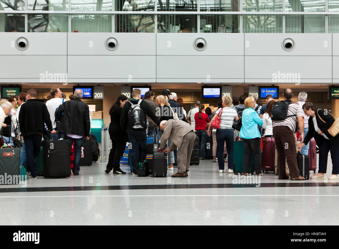 Düsseldorf Flughafen Check In Schalter www.alamy.de