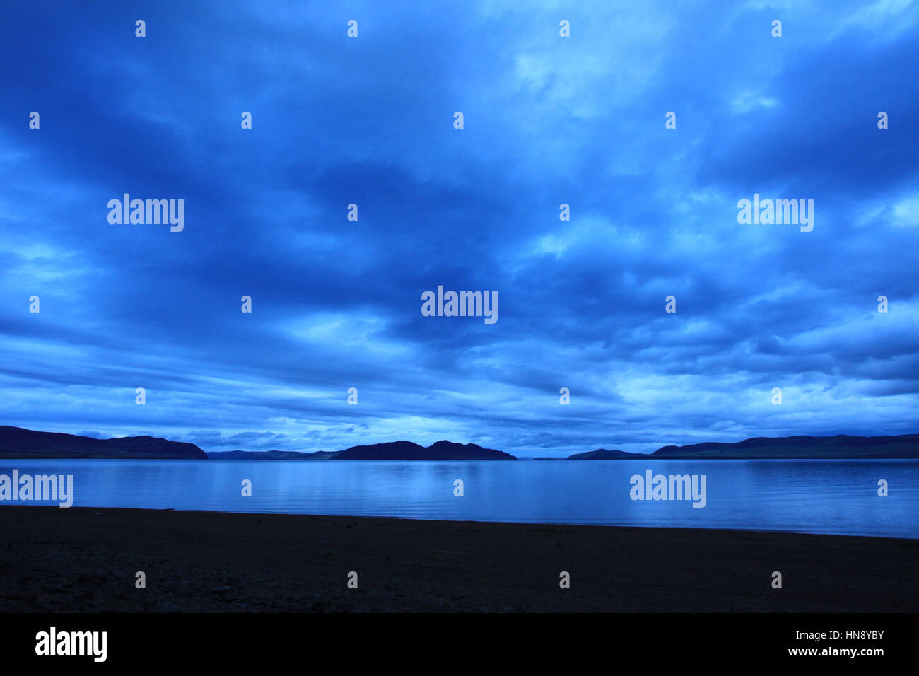 Sonnenaufgang am Fluss Yenisei. Republik Chakassien, Russland. Stockfoto