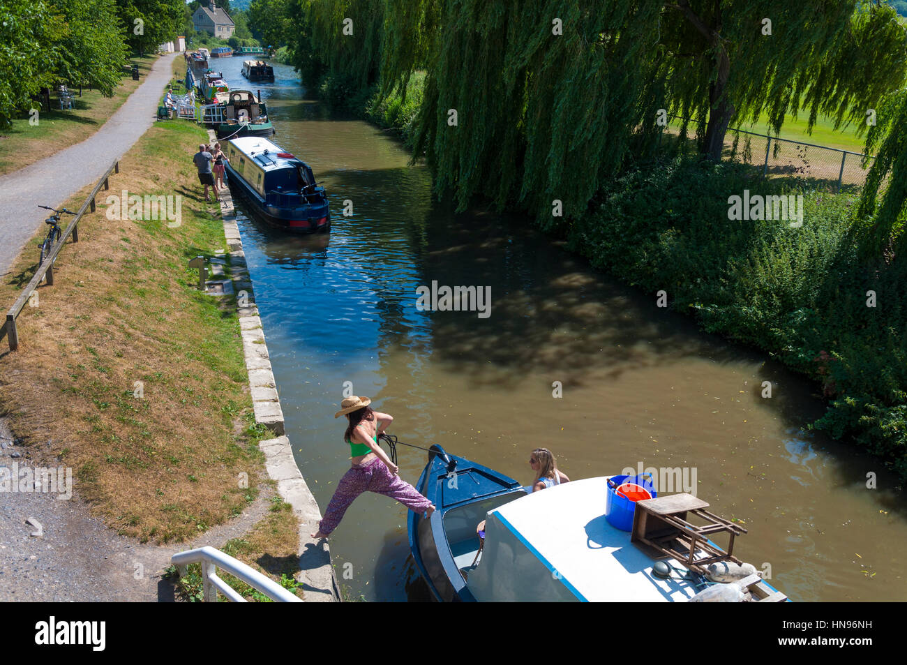 Liegeplatz auf Kennet und Avon Kanal bei Bathampton, Somersert, England, UK Stockfoto