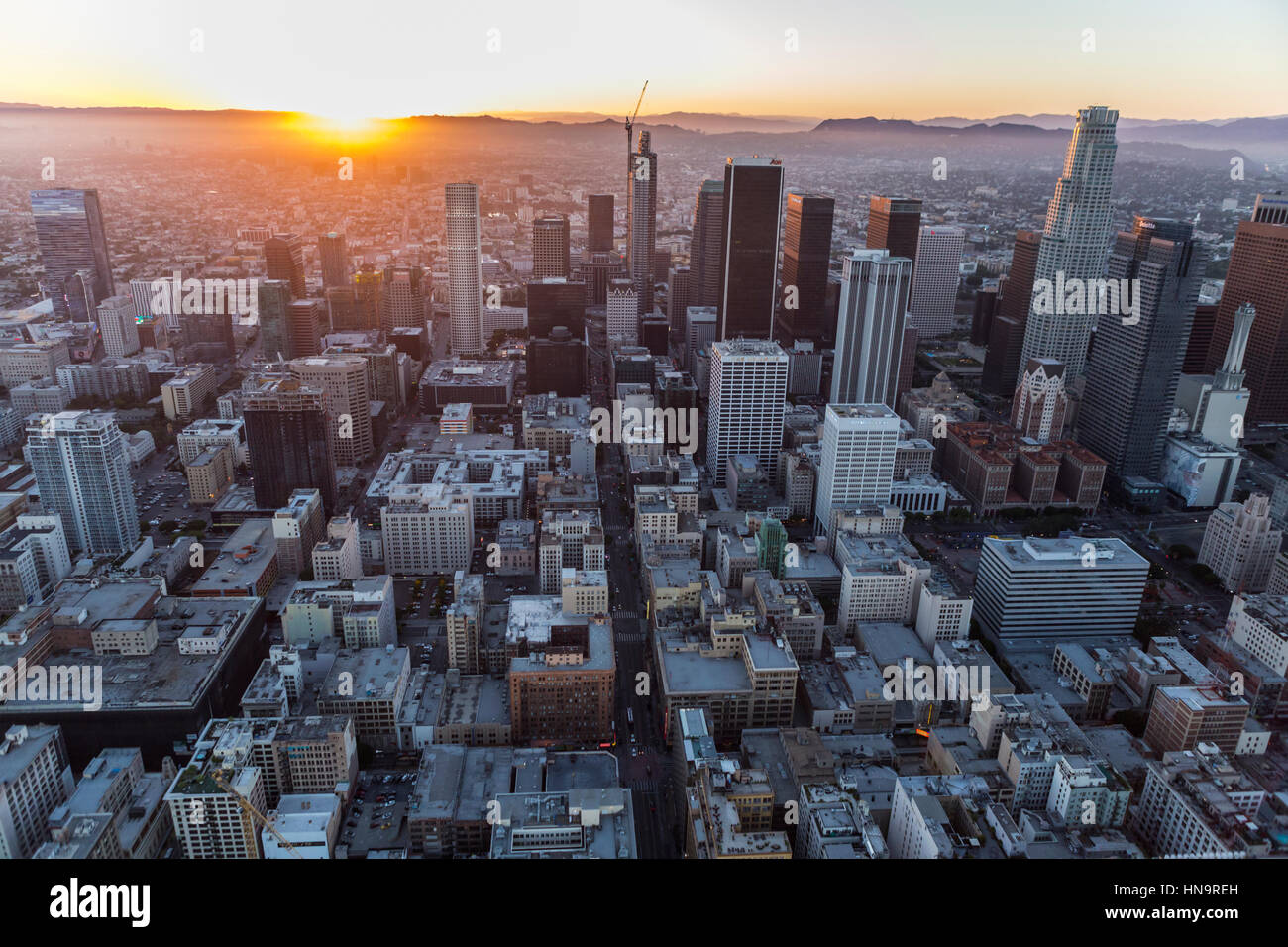 Los Angeles, Kalifornien, USA - 21. Juli 2016: Sonnenuntergang Antenne von Downtown Los Angeles. Stockfoto