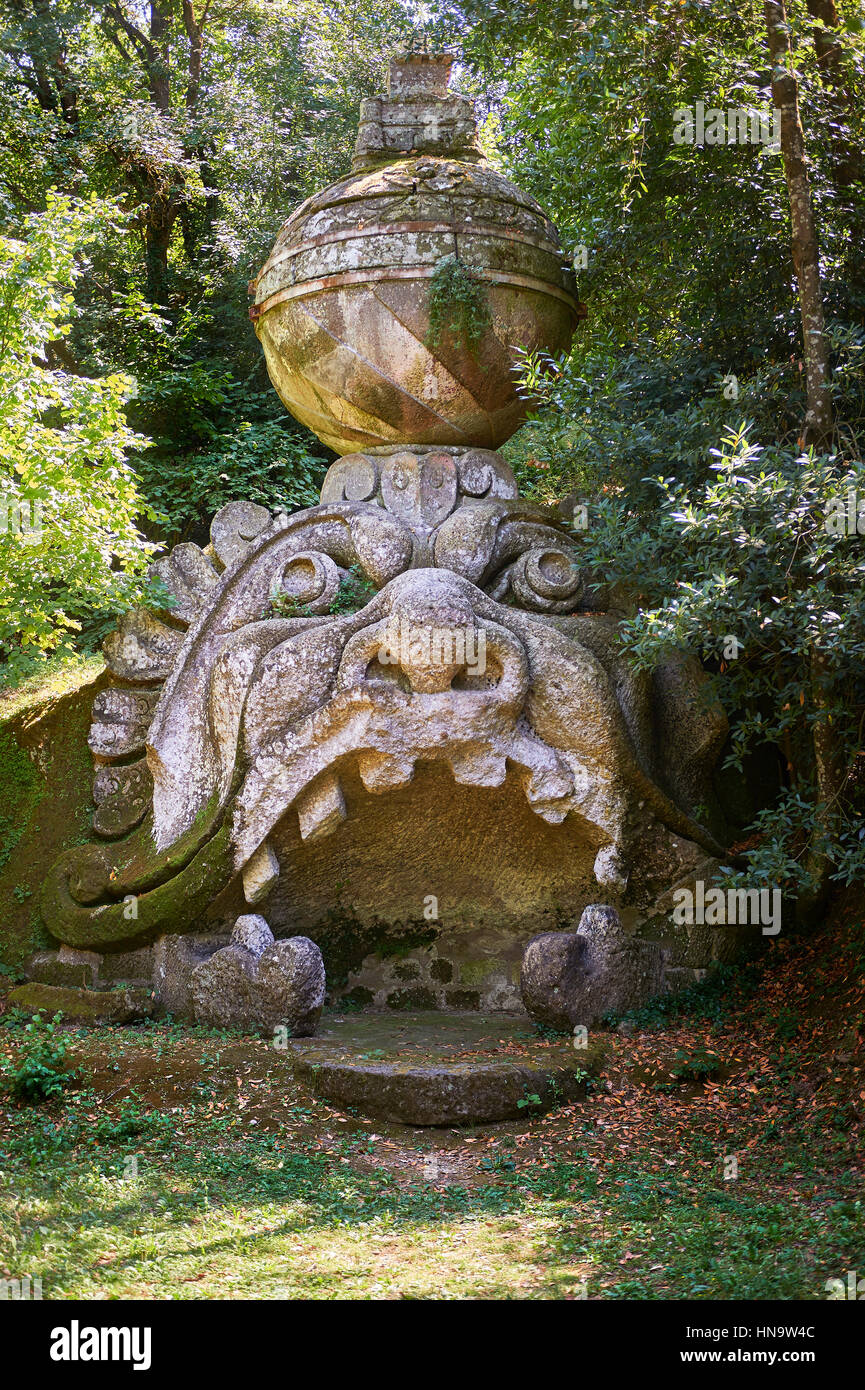 Statue des Leiters der Proteus, Sohn des Neptun, der Welt und Schloss auf seinen Kopf Symolises die Burg der Orsini und seine Herrschaft über die Welt, Kommission Stockfoto