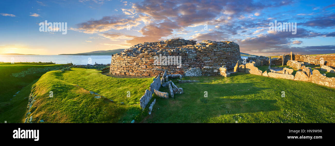 Broch von Gurness ist ein seltenes Beispiel für eine gut erhaltene Broch Dorf (500 bis 200BC), Orkney Island, Schottland. Stockfoto