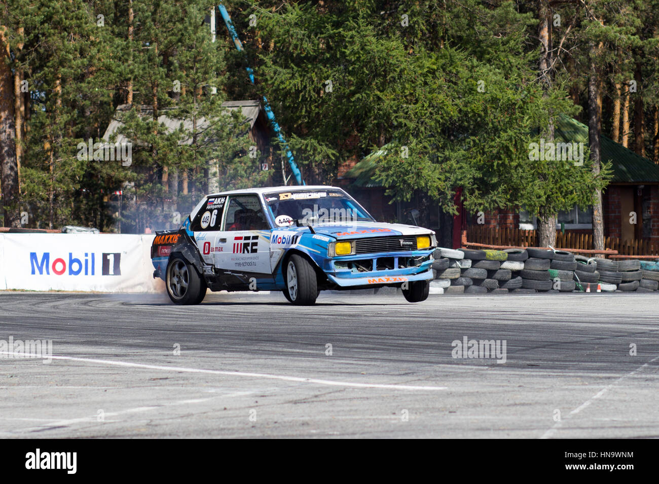 Jekaterinburg, Russland, 3. September 2016 - III Stufe Berg Laub- und Stadium IV Ural Liga Drift, Autos Toyota Corolla Fahrer unbekannt Stockfoto