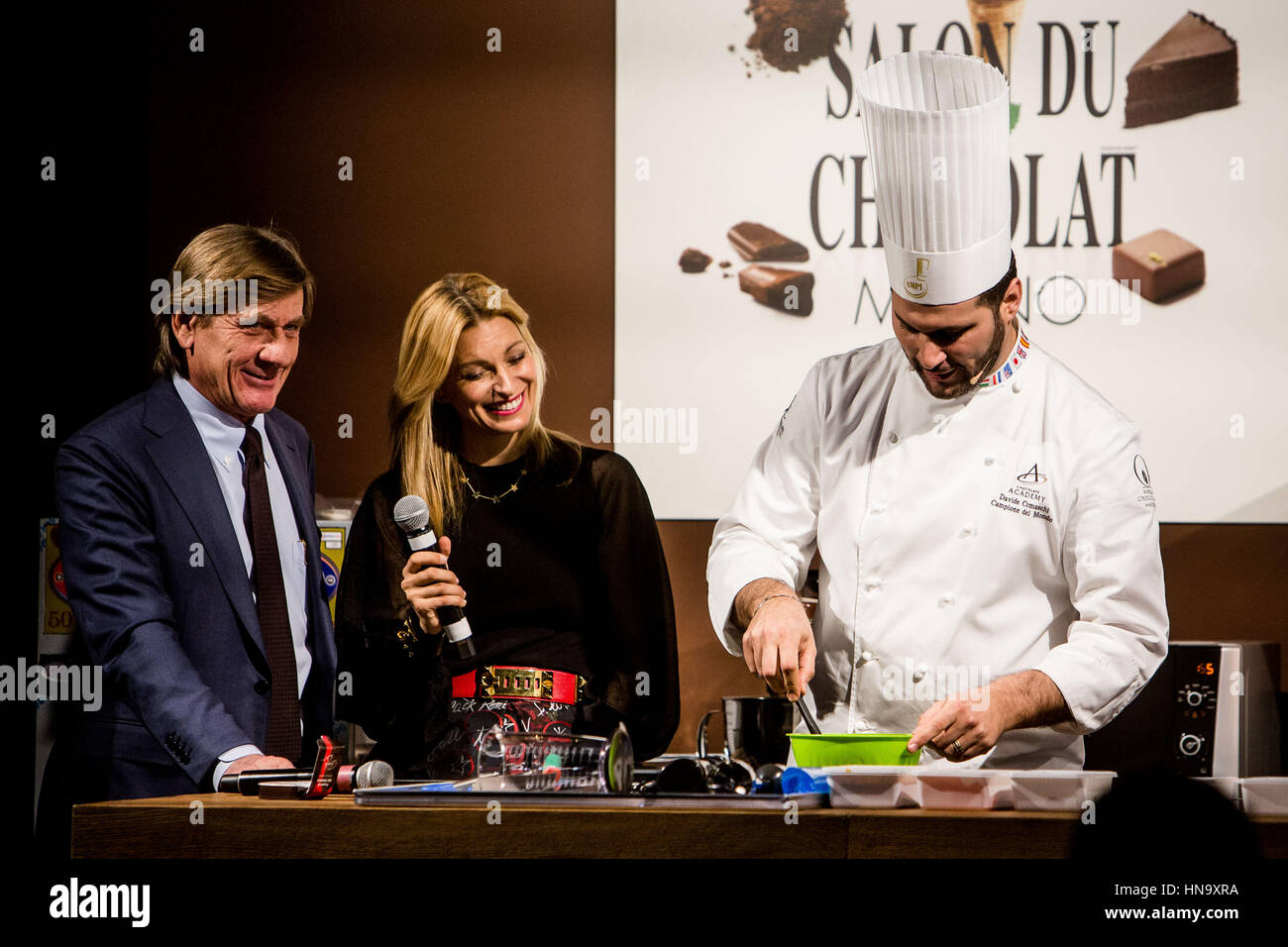 Mailand, Italien. 9. Februar 2017. Kochen von Davide COMOS, berühmte Konditorei Chef der Konditorei Martesana anzeigen Davide Comaschi war auch der World Chocolate Masters 2013 Credit: Mairo Cinquetti/Pacific Press/Alamy Live News Stockfoto