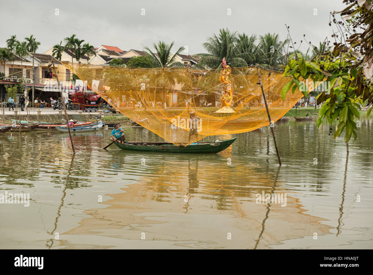 Traditionelle Fischernetz am Thu Bon Fluss, Hoi an, Vietnam Stockfoto