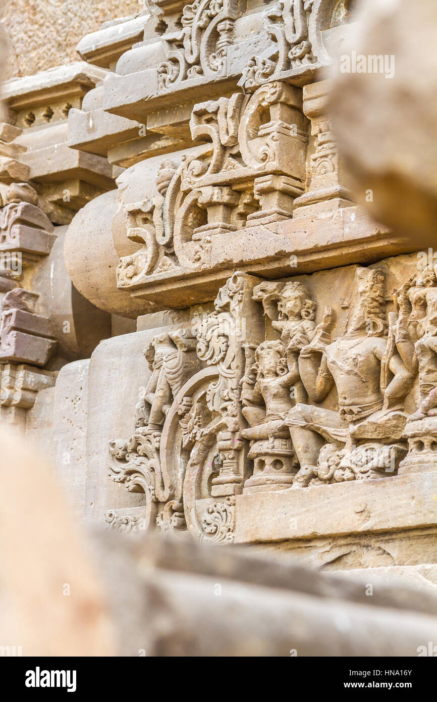 Steinschnitzereien im Harshat Mata Tempel von Abhaneri, Rajasthan, Indien. Stockfoto