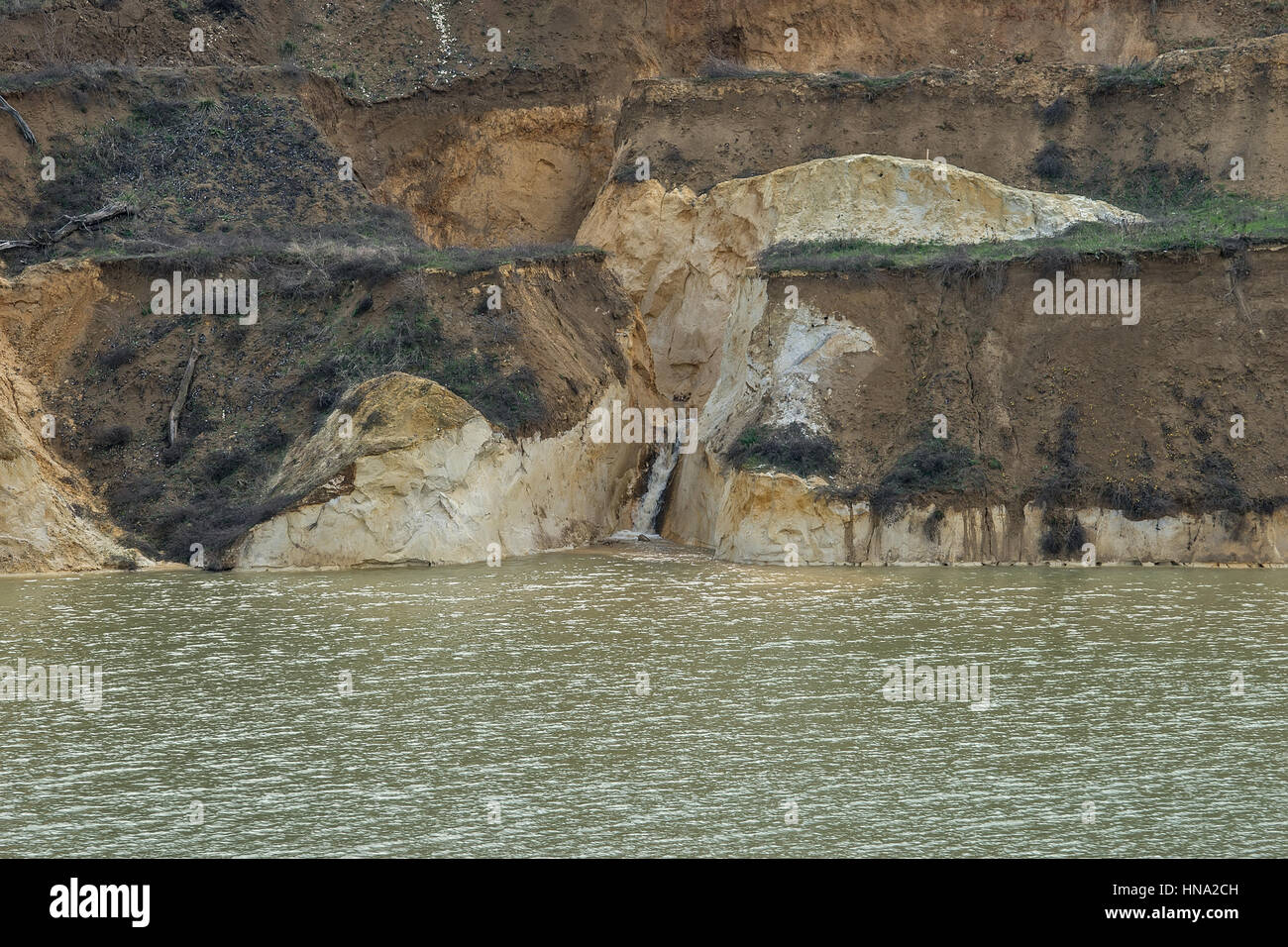 Künstlicher See geschaffen durch das Versenken von alten Quarzsand Bergwerk Stockfoto