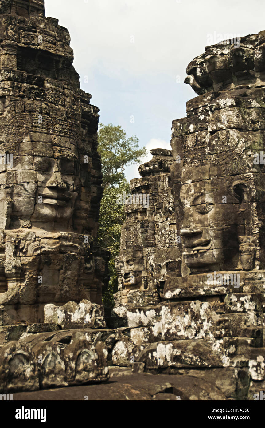 Gesicht Türme des Bayon-Tempel, im Zentrum von Angkor Thom, Siem Reap, Kambodscha. UNESCO-Weltkulturerbe. Hauptstadt des Khmer-Reiches-buil Stockfoto