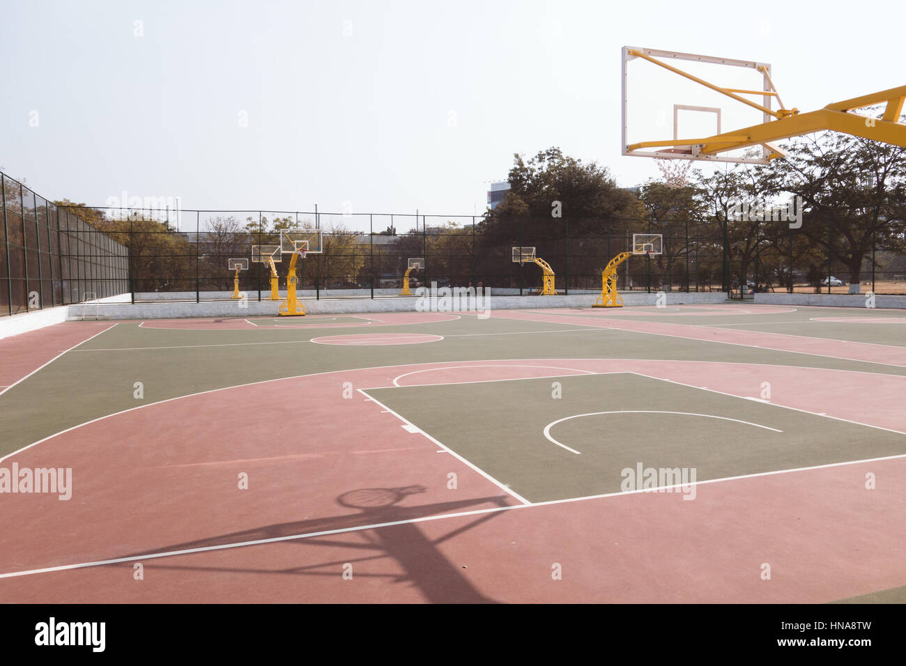 Basketballplatz in Indien Stockfoto