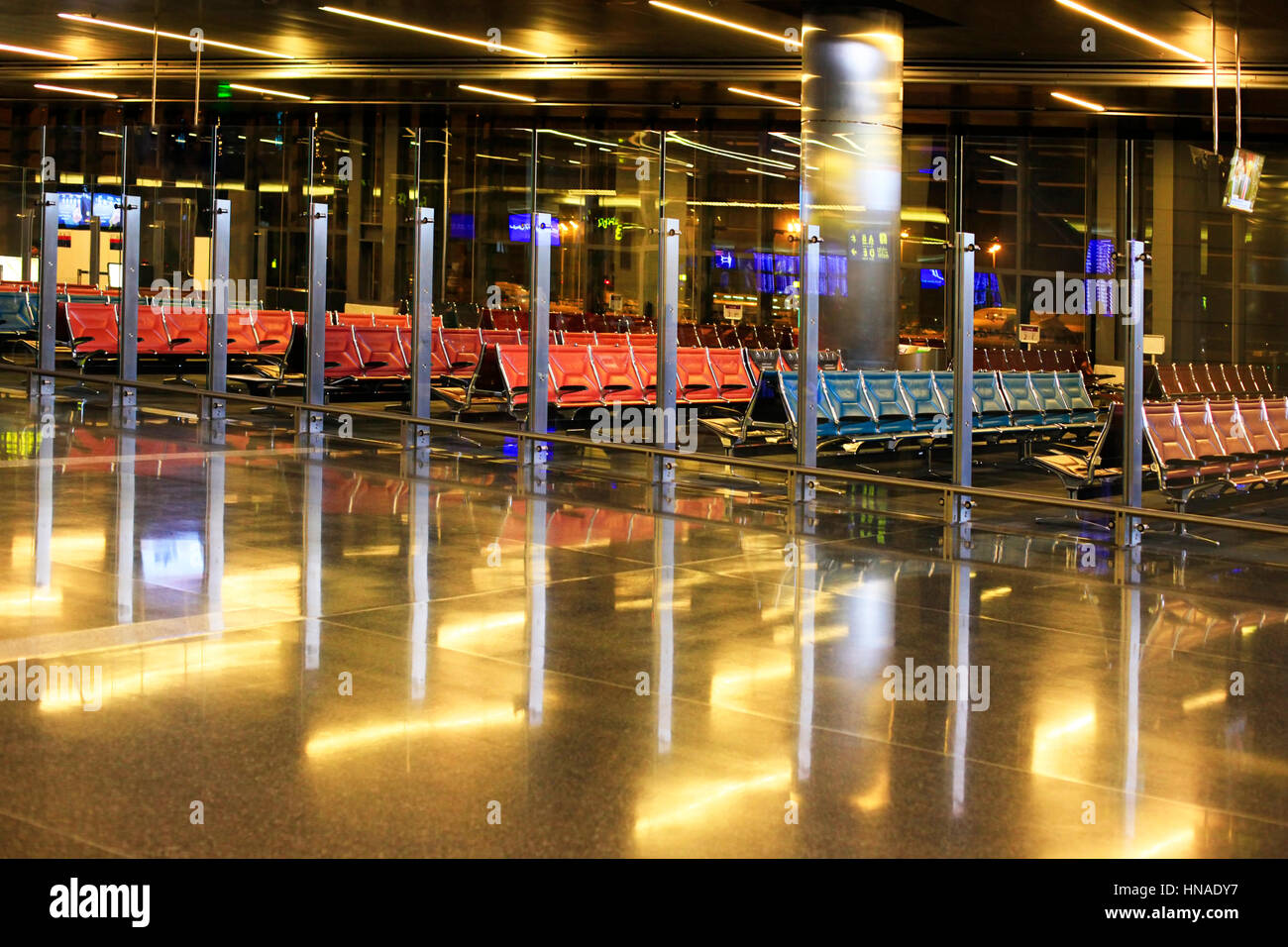 Leeren Flughafen terminal Wartebereich in Doha International Airport Stockfoto